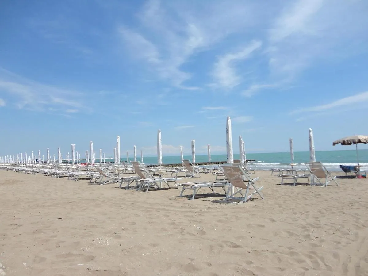 Apartment Belvilla By Oyo Pleasant Holiday Home With Pool Porto Santa Margherita di Caorle